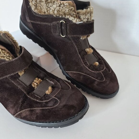 Stuart Weitzman Suede Shearling Trim Ankle Booties Brown Size 6.5 - Picture 2 of 12